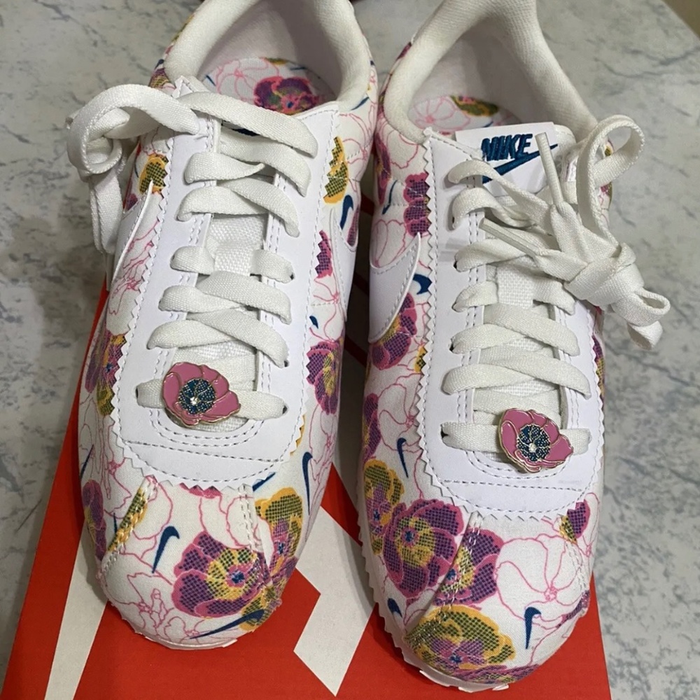 Nike Cortez White Floral, Size 7, New